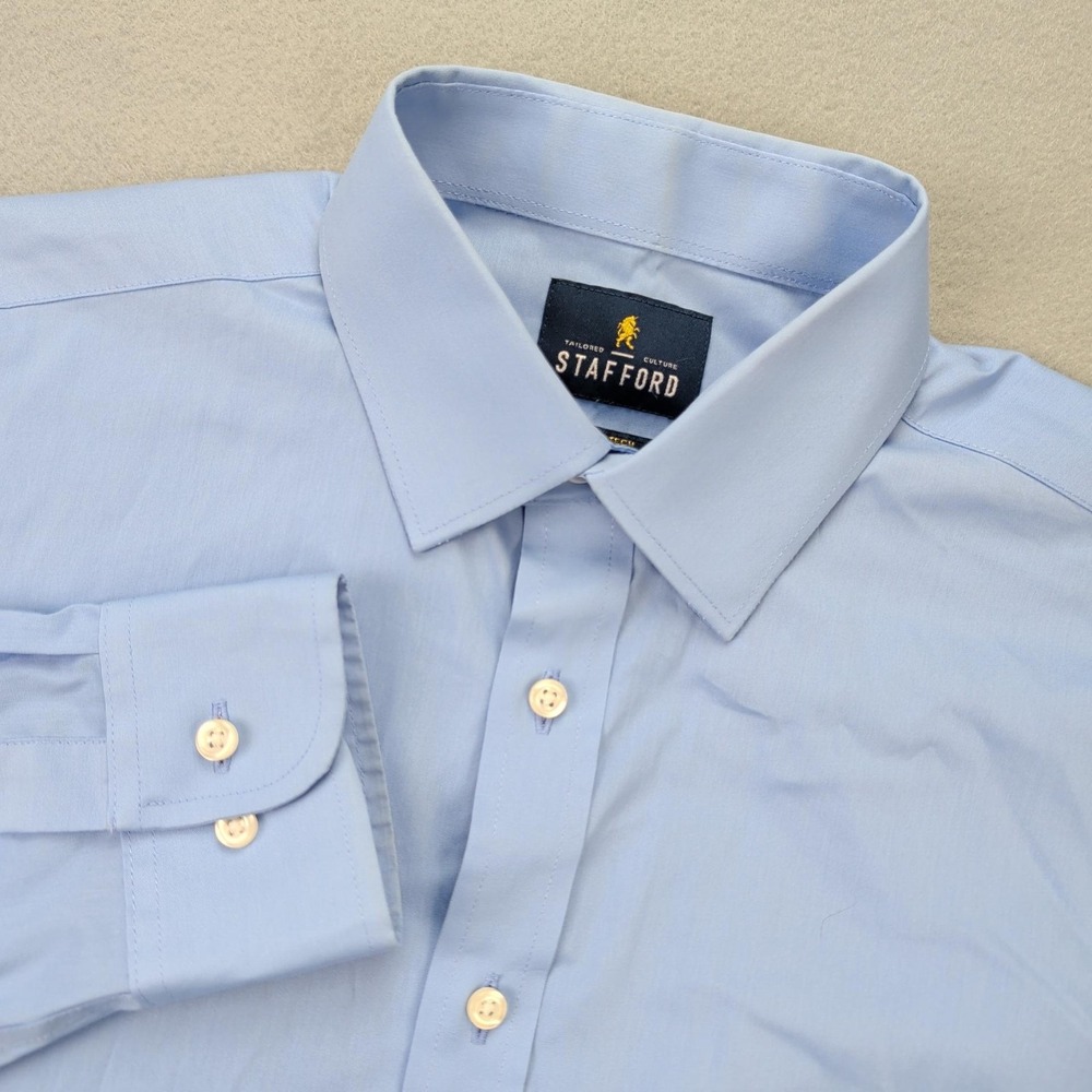 Stafford Shirt Mens Medium Light Blue Regular Fit‎ Smart Tech Dress Button Down
